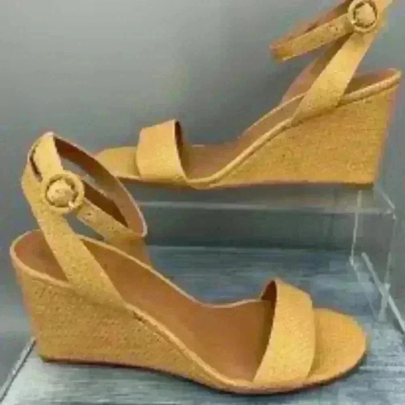 New NORDSTROM RACK Carrie Wedge Sandal in Tan - Picture 1 of 4